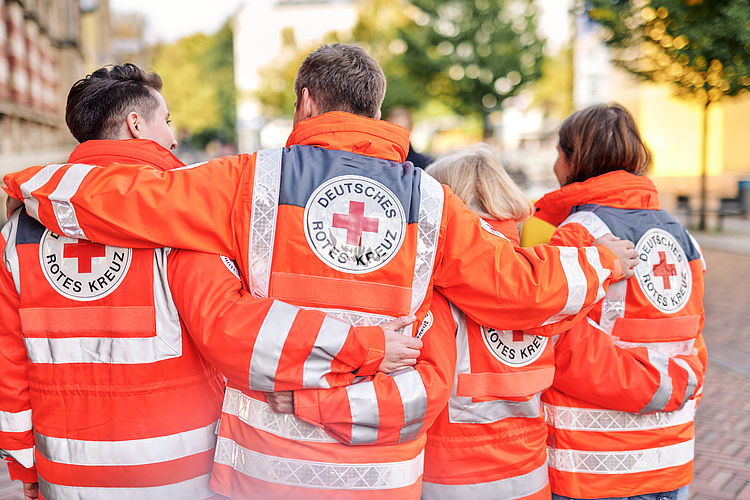 Symbolfoto Team des DRK in Einsatzjacken Symbolfoto Team des DRK in Einsatzjacken